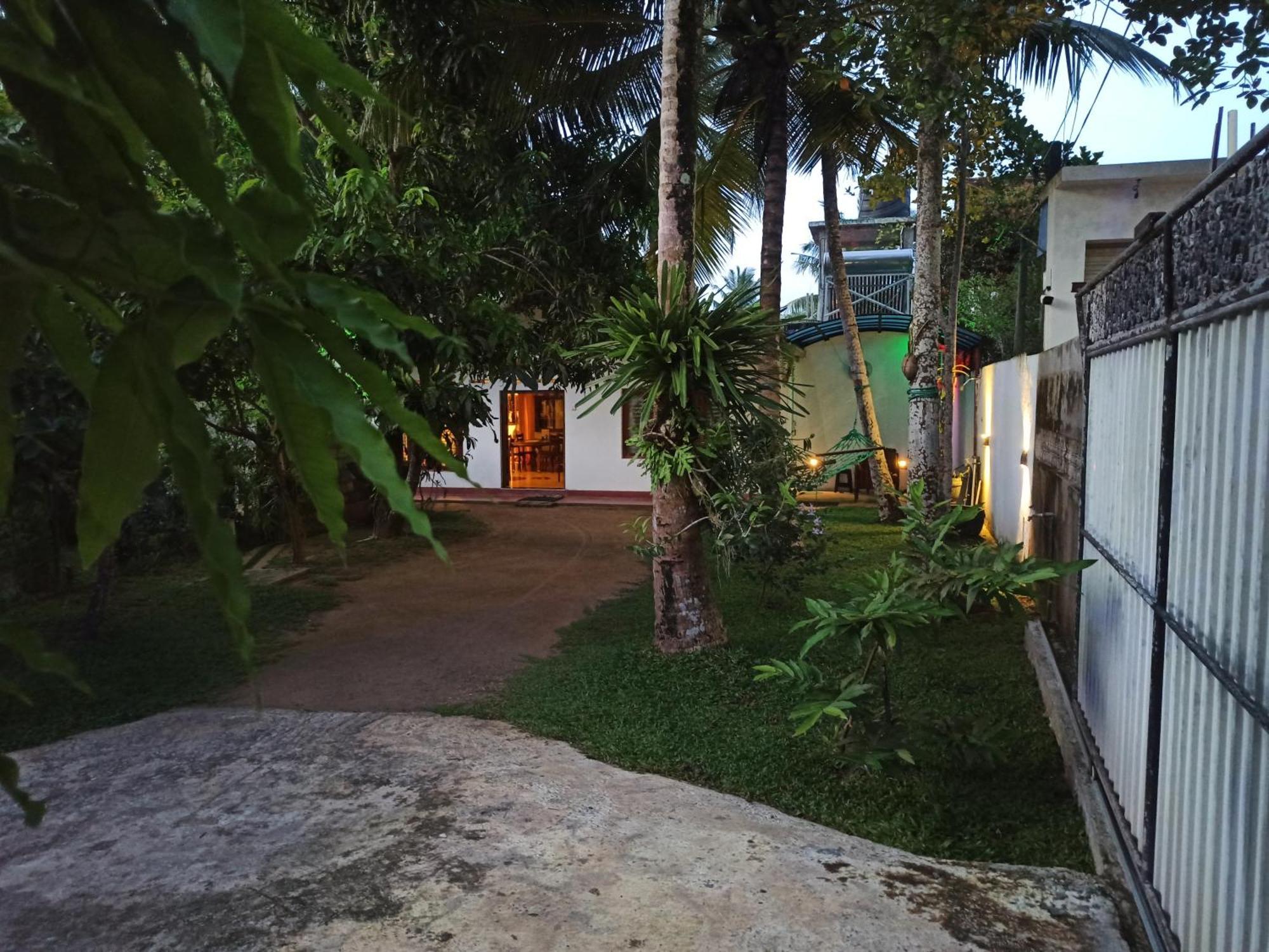 Suriya Homestay Mirissa Luaran gambar